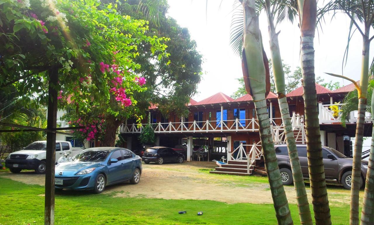 Chalet Castillo El Estor Kültér fotó