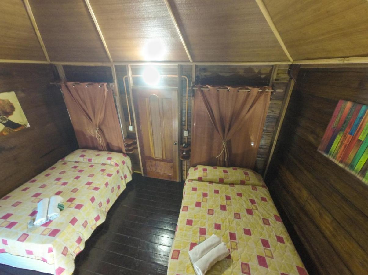 Chalet Castillo El Estor Kültér fotó