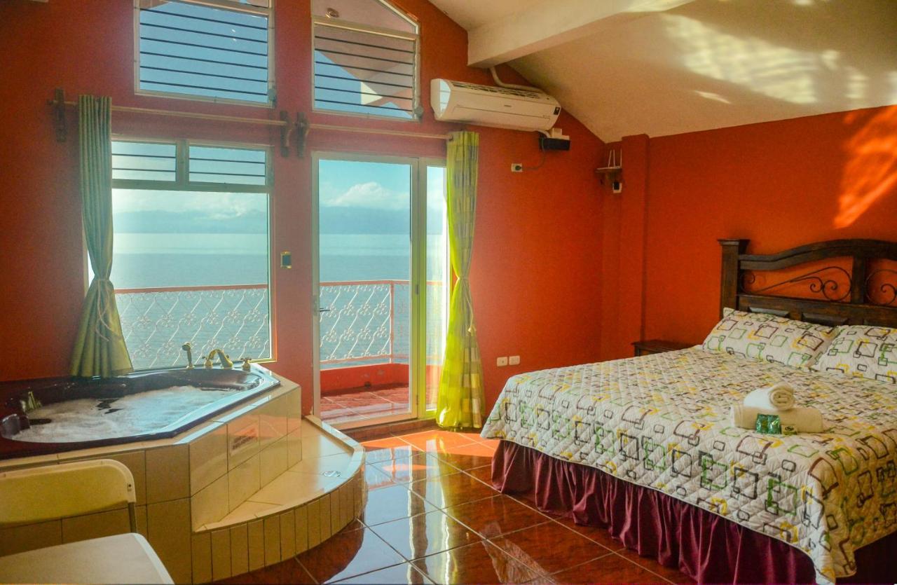 Chalet Castillo El Estor Kültér fotó